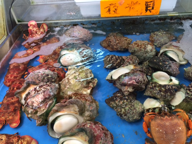 Seafood in der Markthalle von Naha